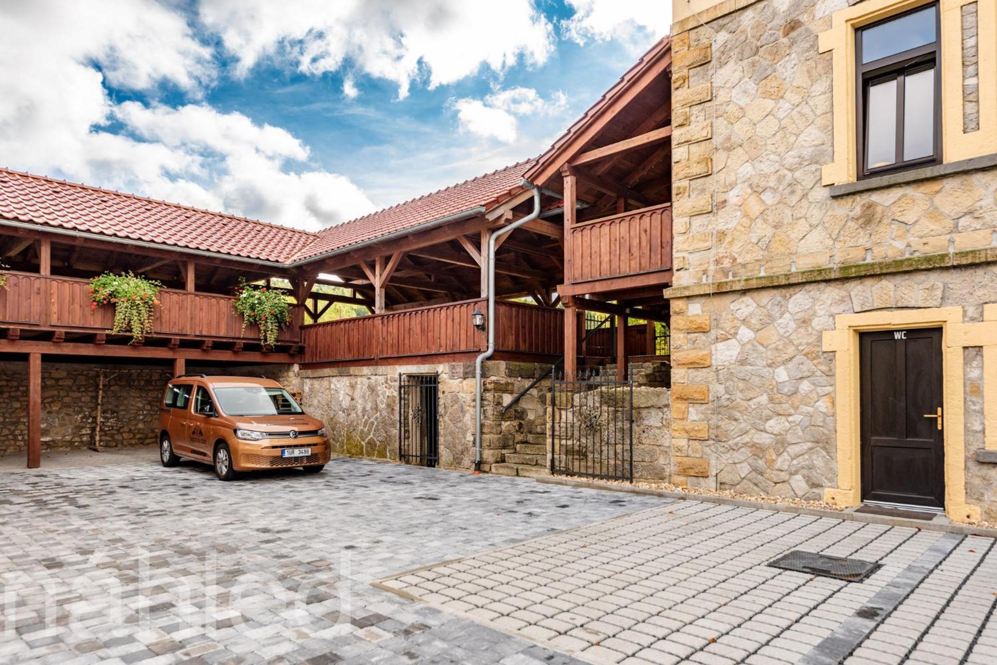 Hotel Svycarsky Dum Sneznik ภายนอก รูปภาพ