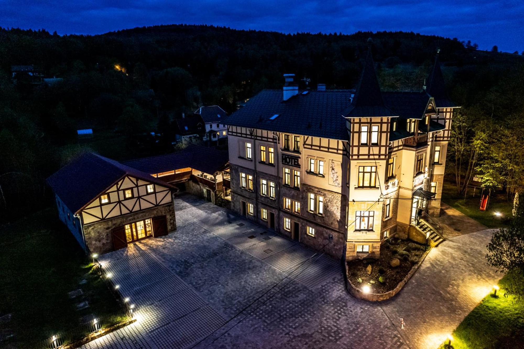 Hotel Svycarsky Dum Sneznik ภายนอก รูปภาพ